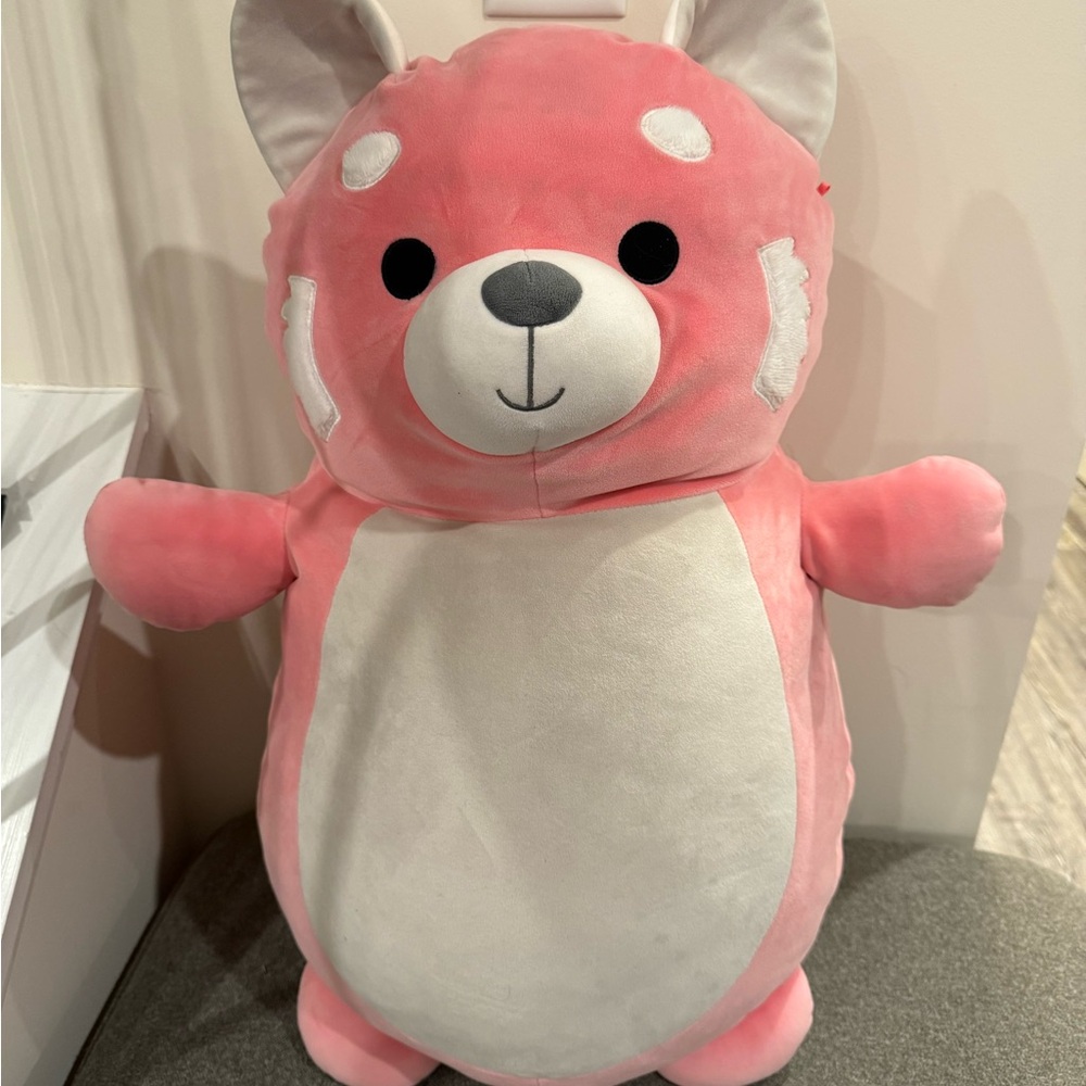 Squishmallow Red Panda Rare Hug Mees Mischa